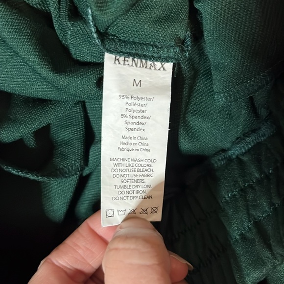 Green women’s joggers, size medium, new without tags - Picture 3 of 3